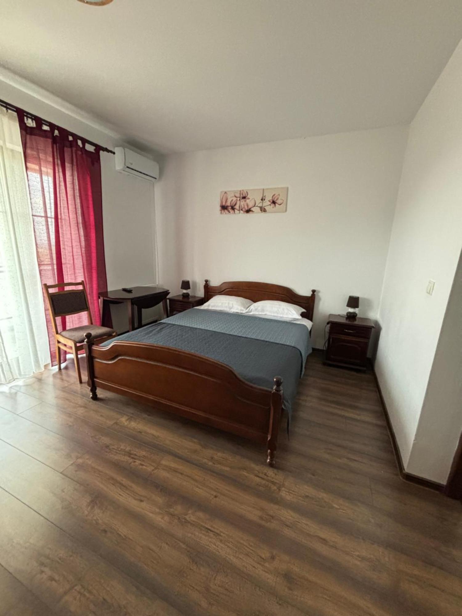 Pensiunea Emelys, Iasi Barnova Zewnętrze zdjęcie